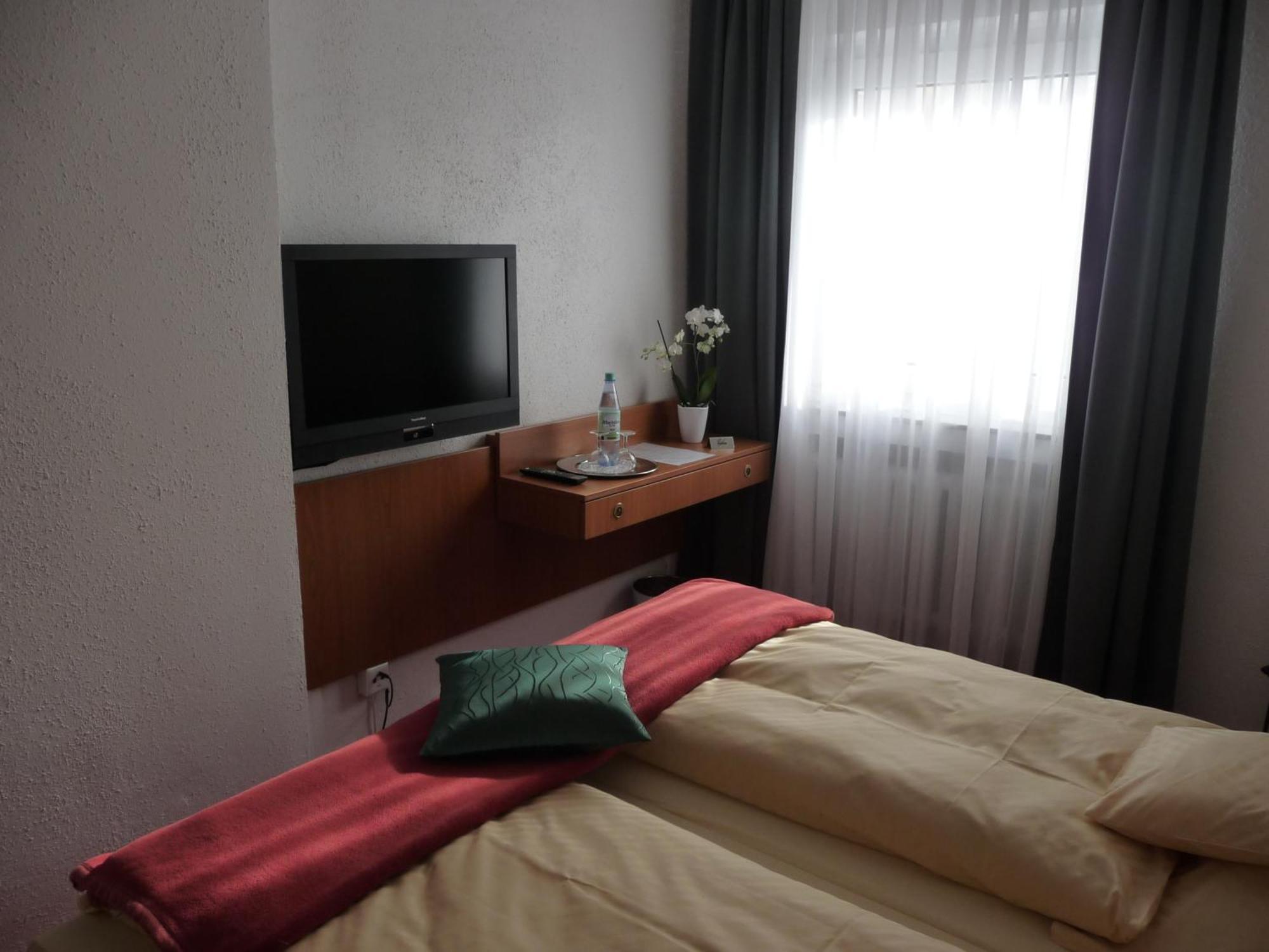 Hotel Sechzehn Леверкузен Экстерьер фото