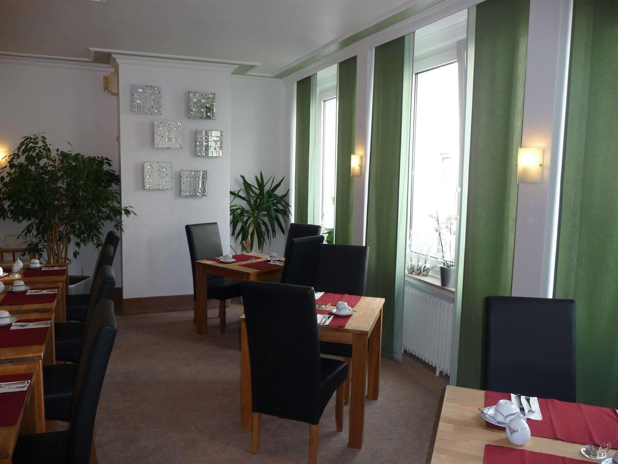 Hotel Sechzehn Леверкузен Экстерьер фото